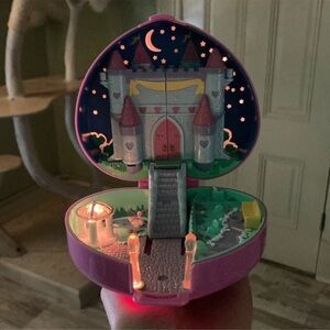 Polly Pocket Starlight Castle Compact